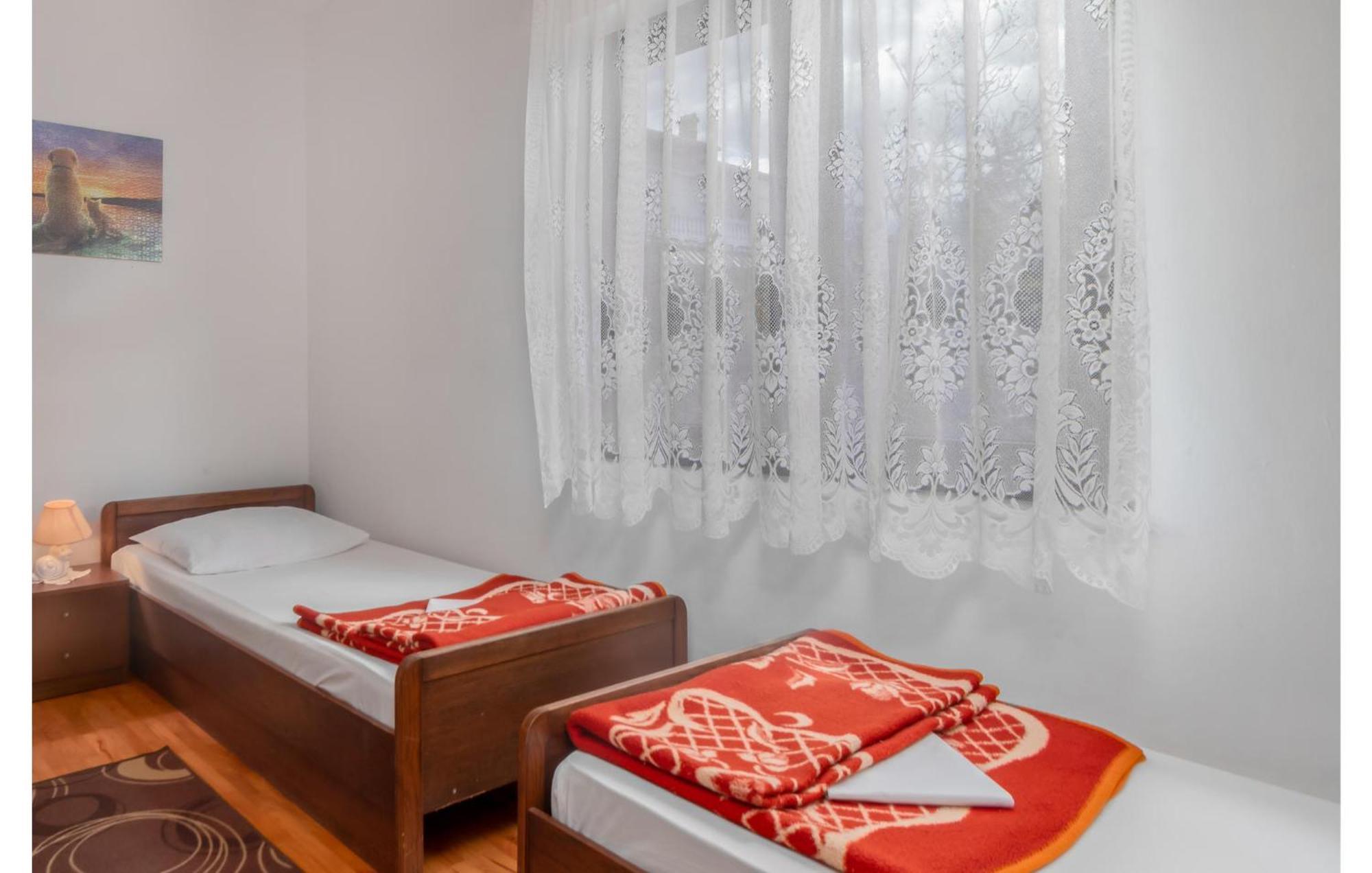 3 Bedroom Awesome Apartment In Novi Vinodolski Zewnętrze zdjęcie