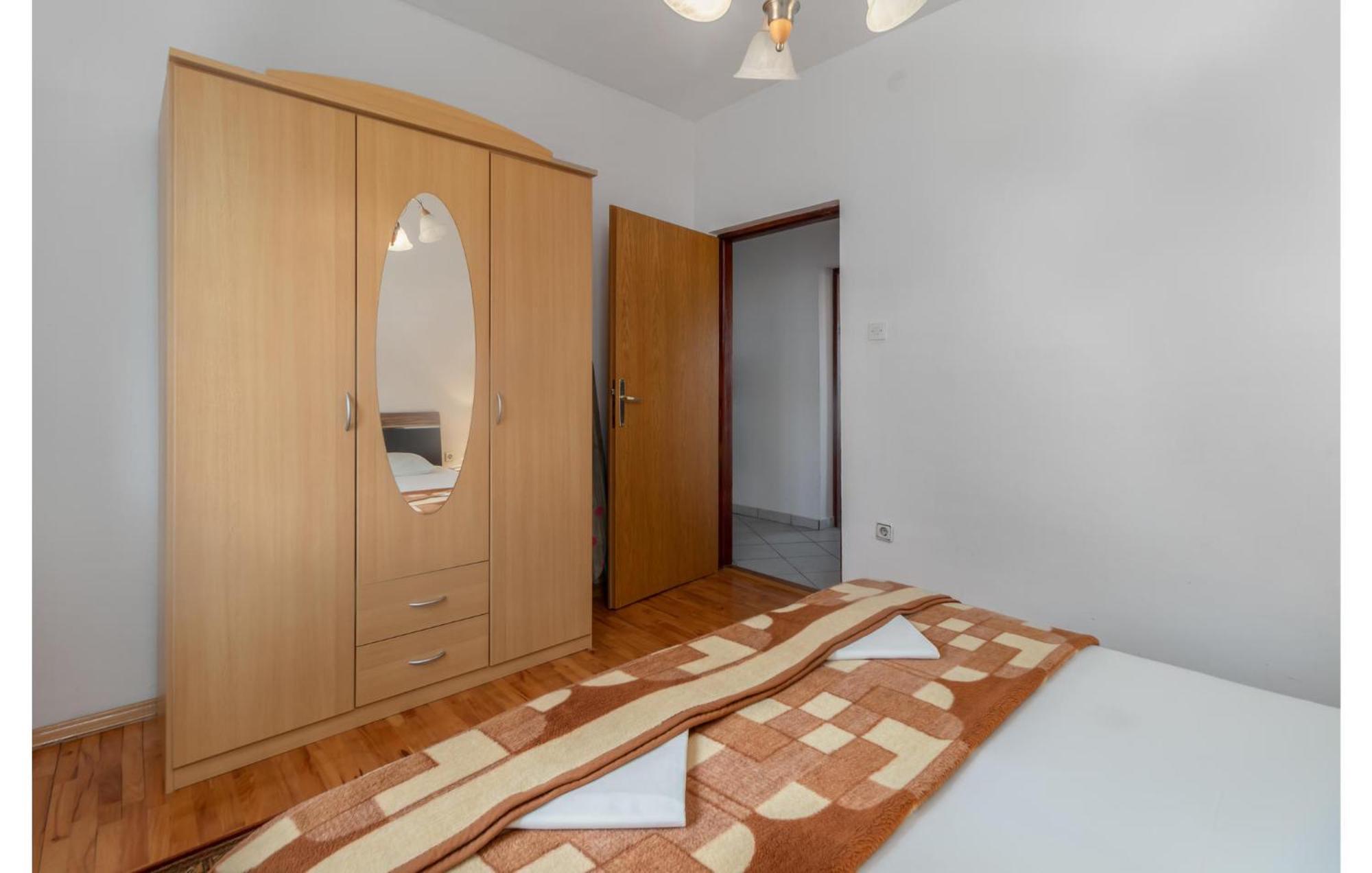 3 Bedroom Awesome Apartment In Novi Vinodolski Zewnętrze zdjęcie