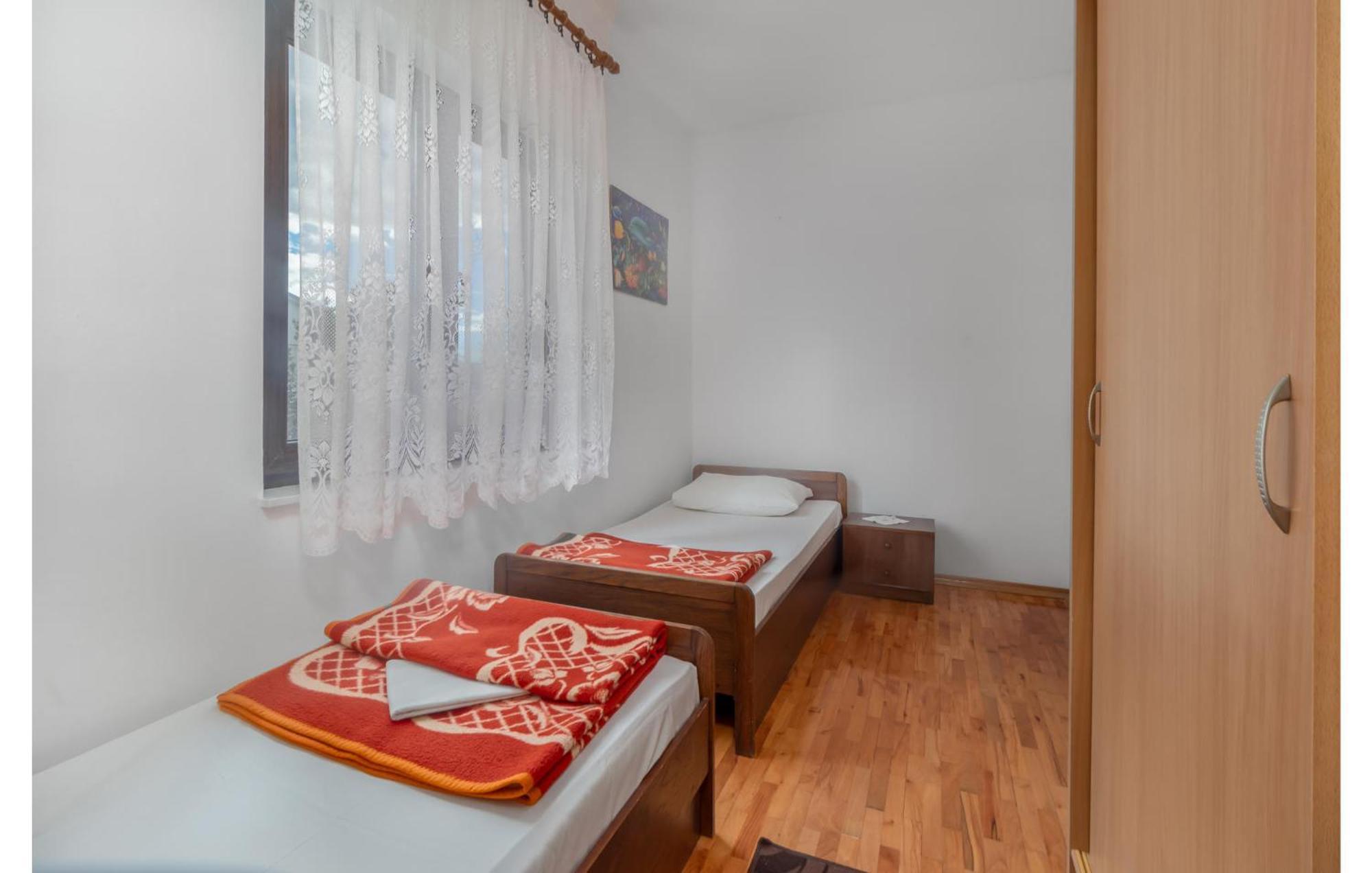 3 Bedroom Awesome Apartment In Novi Vinodolski Zewnętrze zdjęcie
