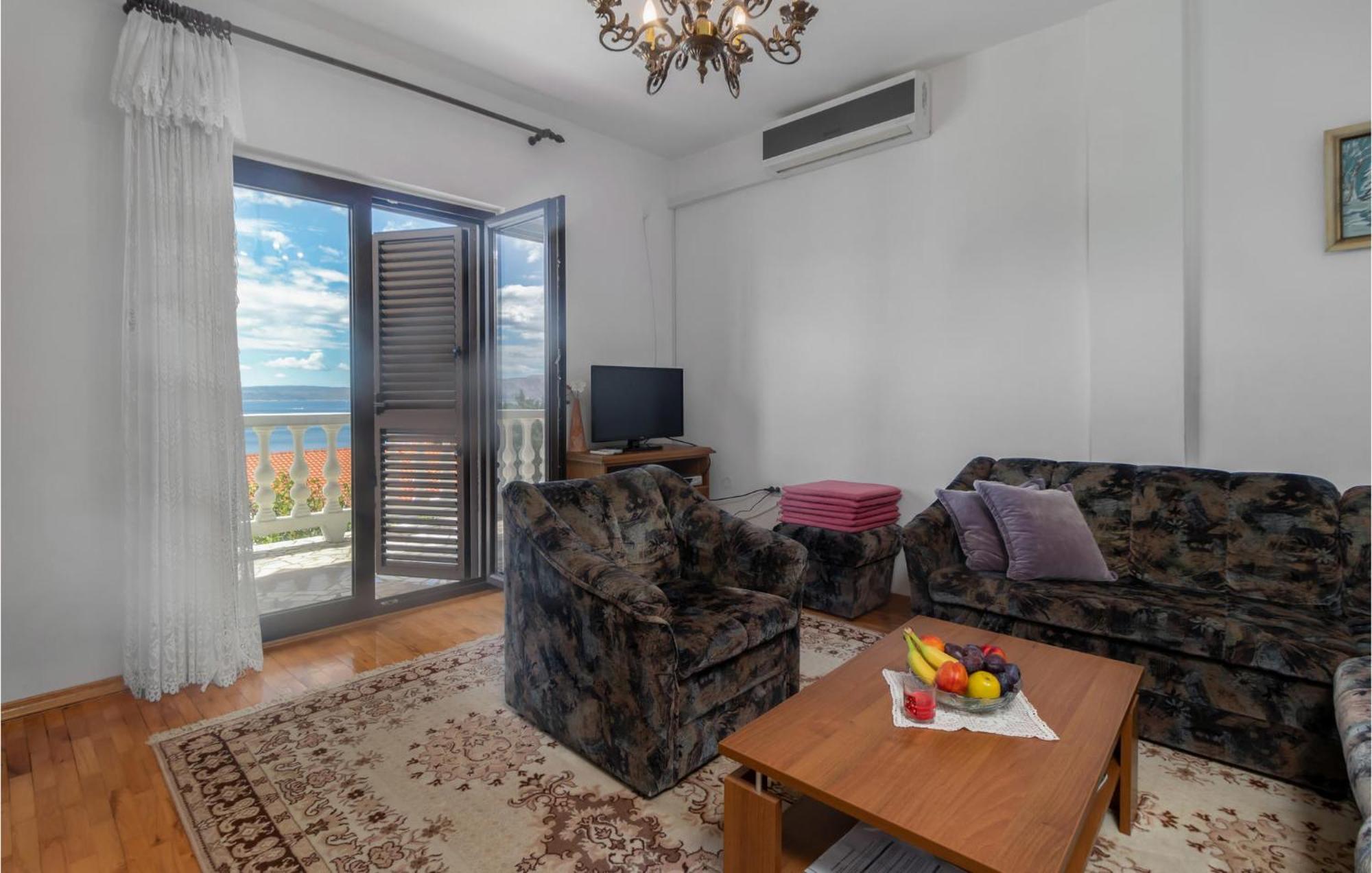 3 Bedroom Awesome Apartment In Novi Vinodolski Zewnętrze zdjęcie